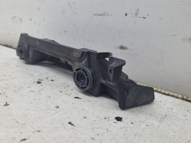 bontott SKODA OCTAVIA II Bal hátsó Lökhárító Tartó (Műanyag)