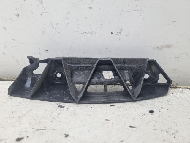 bontott SKODA OCTAVIA II Bal hátsó Lökhárító Tartó (Műanyag)