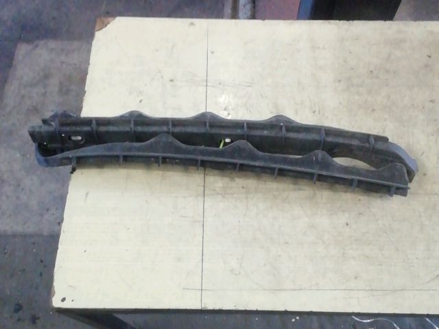 bontott SKODA OCTAVIA II Bal hátsó Lökhárító Tartó (Műanyag)