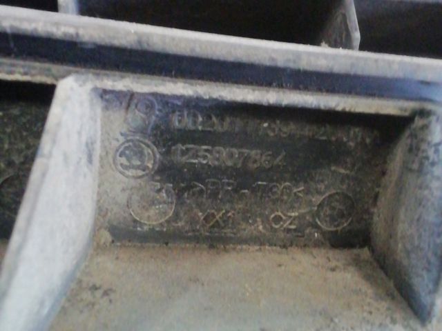 bontott SKODA OCTAVIA II Bal hátsó Lökhárító Tartó (Műanyag)