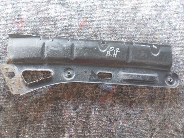 bontott SKODA OCTAVIA II Bal hátsó Oldal Lökhárító Tartó (Műanyag)