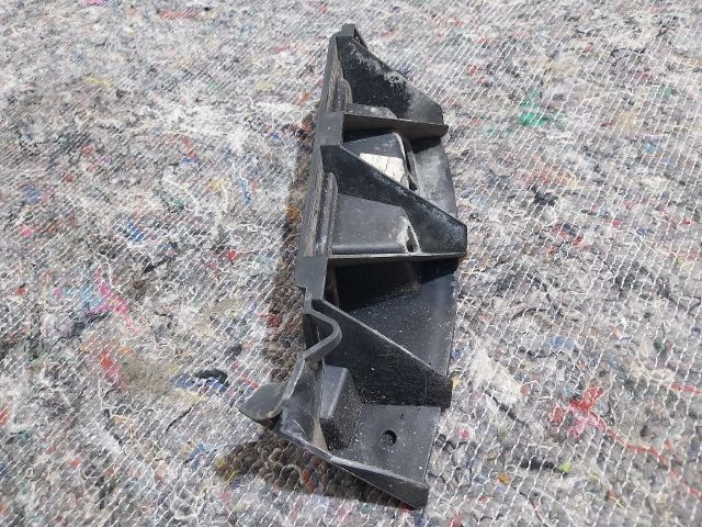 bontott SKODA OCTAVIA II Bal hátsó Oldal Lökhárító Tartó (Műanyag)