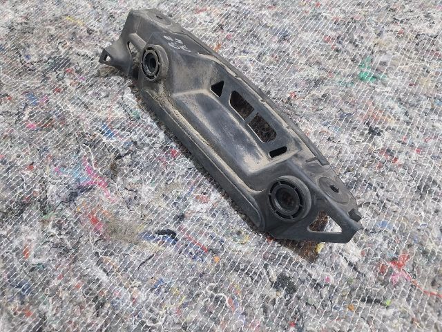 bontott SKODA OCTAVIA II Bal hátsó Oldal Lökhárító Tartó (Műanyag)