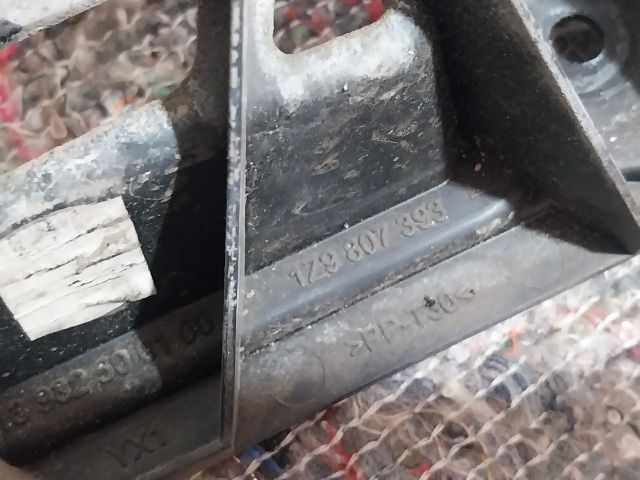 bontott SKODA OCTAVIA II Bal hátsó Oldal Lökhárító Tartó (Műanyag)