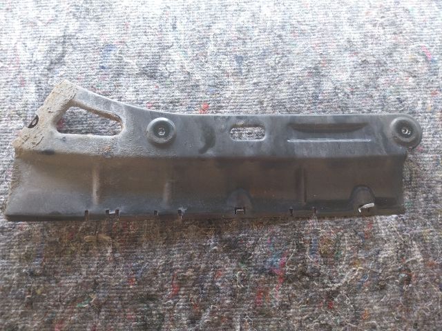 bontott SKODA OCTAVIA II Bal hátsó Oldal Lökhárító Tartó (Műanyag)