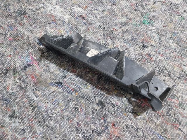 bontott SKODA OCTAVIA II Bal hátsó Oldal Lökhárító Tartó (Műanyag)