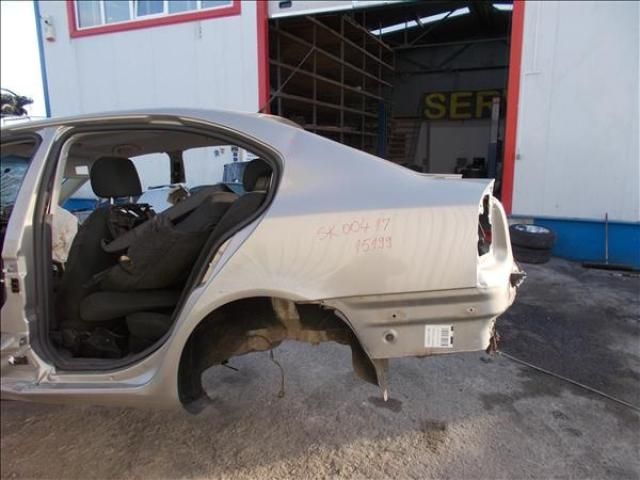 bontott SKODA OCTAVIA II Bal hátsó Sárvédő