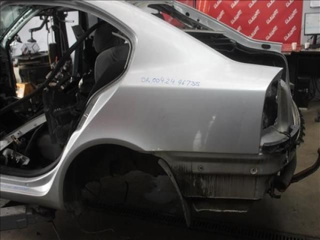 bontott SKODA OCTAVIA II Bal hátsó Sárvédő