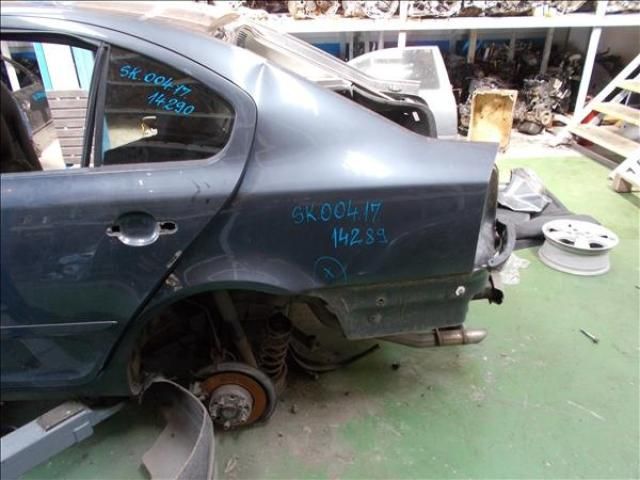 bontott SKODA OCTAVIA II Bal hátsó Sárvédő