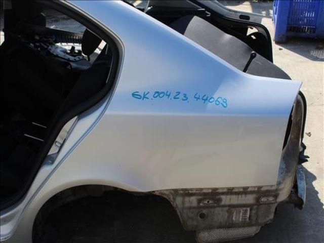 bontott SKODA OCTAVIA II Bal hátsó Sárvédő