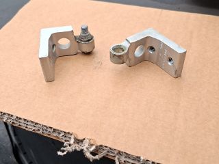 bontott SKODA OCTAVIA II Bal hátsó Zsanér