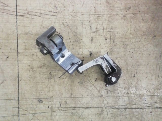 bontott SKODA OCTAVIA II Bal hátsó Zsanér