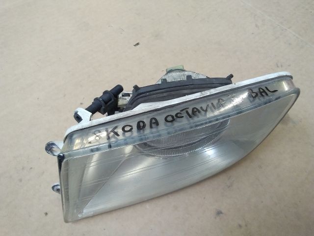 bontott SKODA OCTAVIA II Bal Ködfényszóró