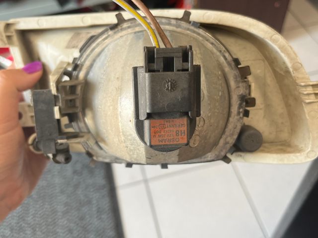 bontott SKODA OCTAVIA II Bal Ködfényszóró