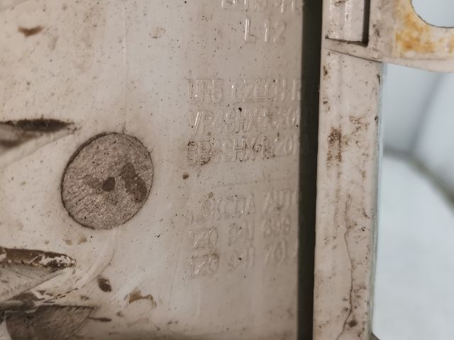 bontott SKODA OCTAVIA II Bal Ködfényszóró