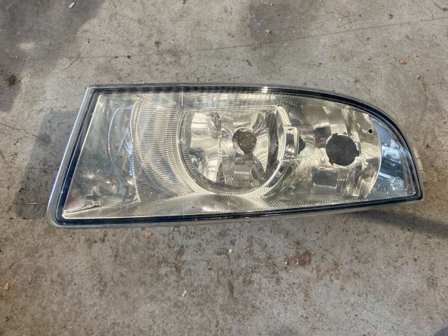 bontott SKODA OCTAVIA II Bal Ködfényszóró