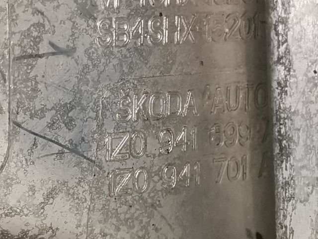 bontott SKODA OCTAVIA II Bal Ködfényszóró