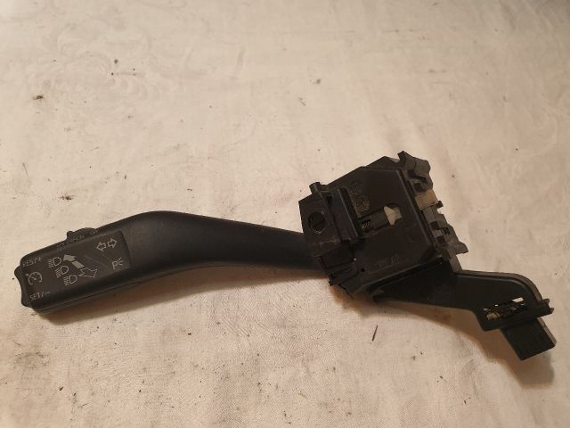 bontott SKODA OCTAVIA II Bal Kormánykapcsoló Irányjelző (Tempomatos)