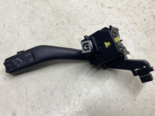 bontott SKODA OCTAVIA II Bal Kormánykapcsoló Irányjelző (Tempomatos)