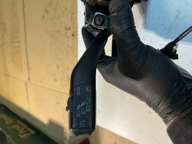 bontott SKODA OCTAVIA II Bal Kormánykapcsoló Irányjelző (Tempomatos)