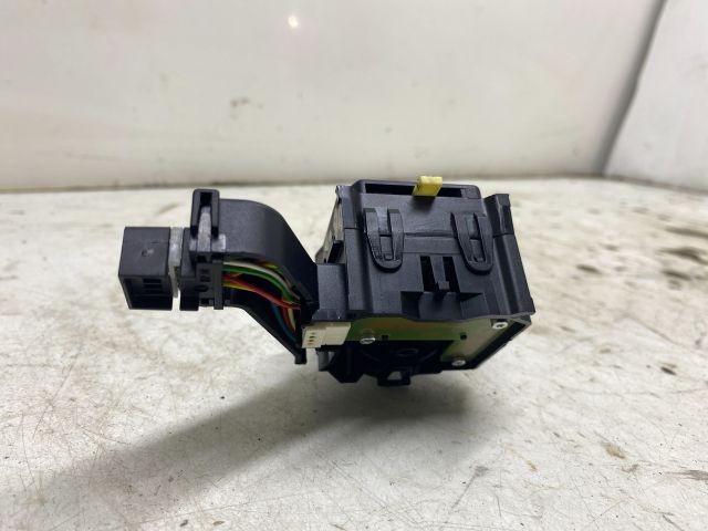 bontott SKODA OCTAVIA II Bal Kormánykapcsoló Irányjelző (Tempomatos)