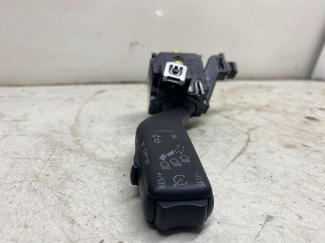 bontott SKODA OCTAVIA II Bal Kormánykapcsoló Irányjelző (Tempomatos)