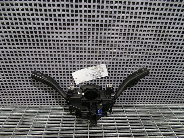 bontott SKODA OCTAVIA II Bal Kormánykapcsoló Irányjelző