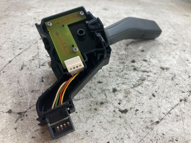 bontott SKODA OCTAVIA II Bal Kormánykapcsoló Irányjelző