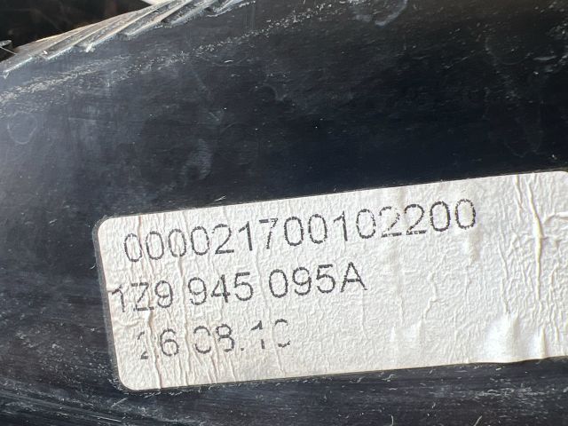 bontott SKODA OCTAVIA II Bal Külső Hátsó Lámpa