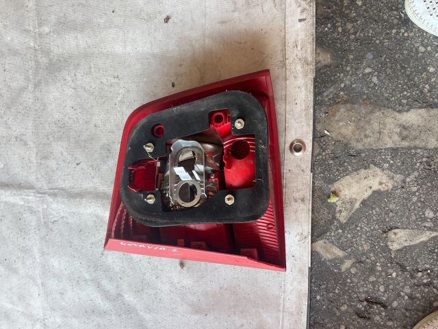 bontott SKODA OCTAVIA II Bal Külső Hátsó Lámpa