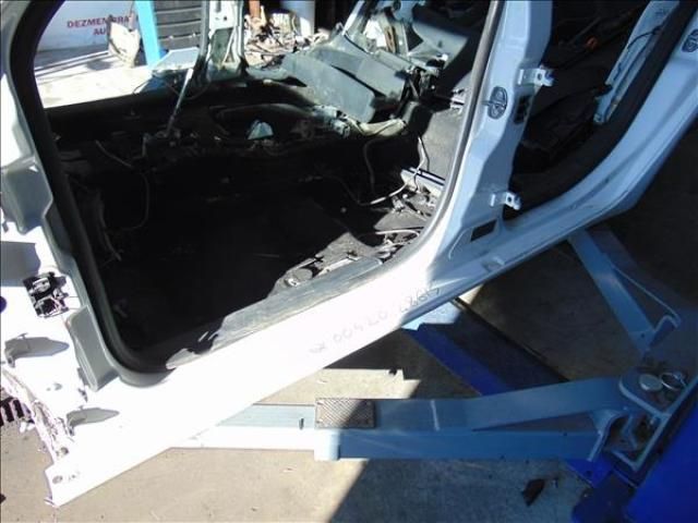 bontott SKODA OCTAVIA II Bal Küszöb