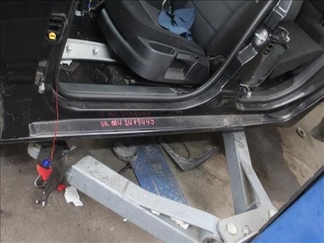 bontott SKODA OCTAVIA II Bal Küszöb