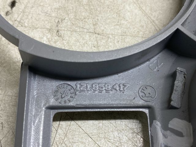 bontott SKODA OCTAVIA II Bal Műszerfal Díszléc