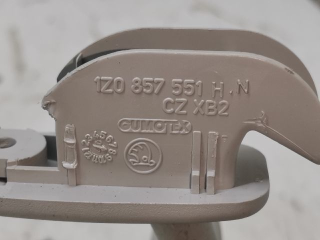 bontott SKODA OCTAVIA II Bal Napellenző