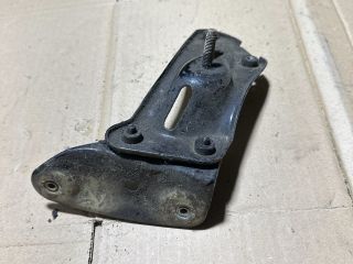 bontott SKODA OCTAVIA II Bal Sárvédő Oldaltartó