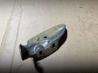 bontott SKODA OCTAVIA II Bal Sárvédő Oldaltartó