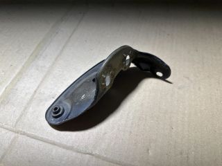 bontott SKODA OCTAVIA II Bal Sárvédő Oldaltartó