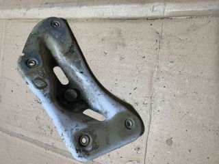 bontott SKODA OCTAVIA II Bal Sárvédő Oldaltartó