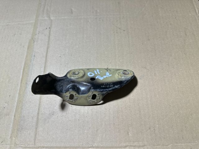 bontott SKODA OCTAVIA II Bal Sárvédő Oldaltartó