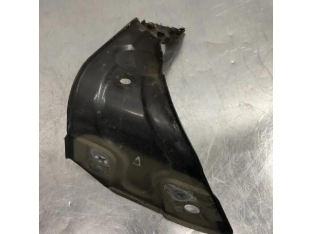 bontott SKODA OCTAVIA II Bal Sárvédő Oldaltartó