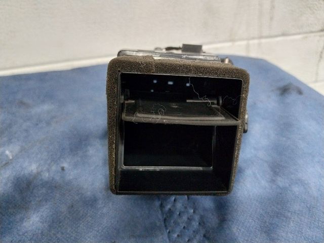 bontott SKODA OCTAVIA II Bal Szellőző