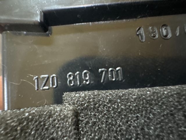 bontott SKODA OCTAVIA II Bal Szellőző