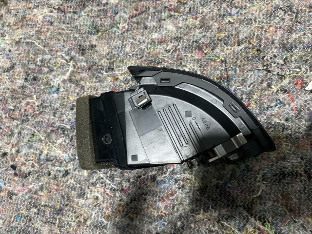 bontott SKODA OCTAVIA II Bal Szellőző