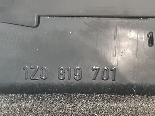 bontott SKODA OCTAVIA II Bal Szellőző