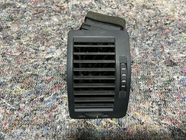 bontott SKODA OCTAVIA II Bal Szellőző