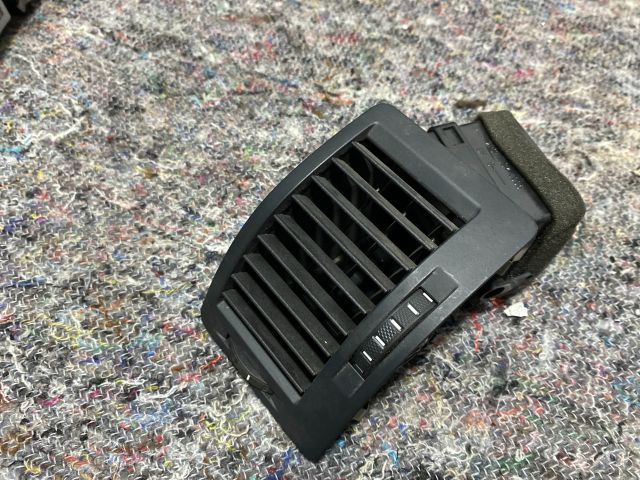 bontott SKODA OCTAVIA II Bal Szellőző