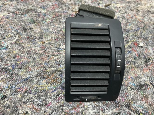 bontott SKODA OCTAVIA II Bal Szellőző