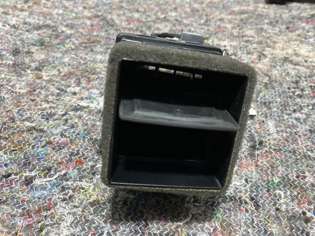 bontott SKODA OCTAVIA II Bal Szellőző