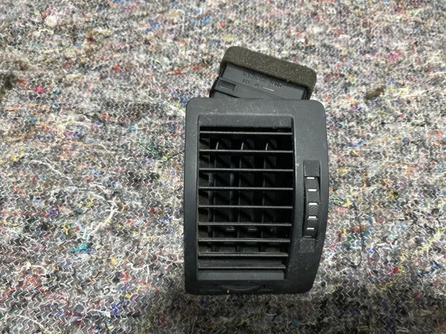 bontott SKODA OCTAVIA II Bal Szellőző