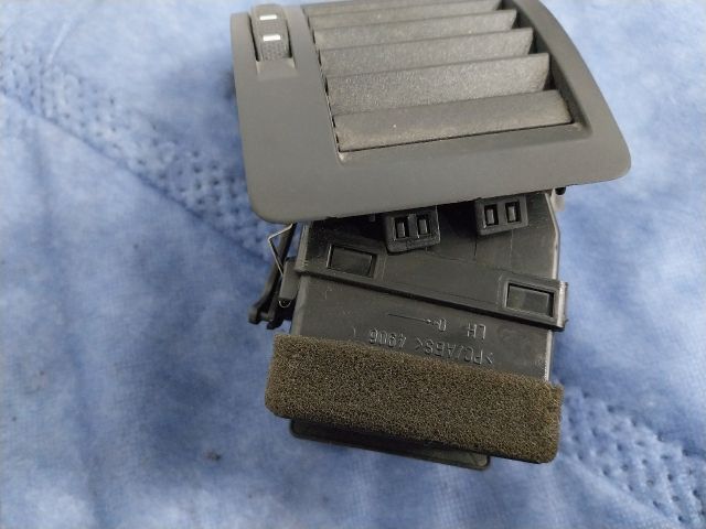 bontott SKODA OCTAVIA II Bal Szellőző